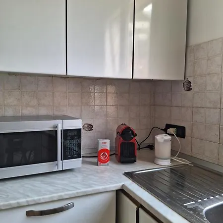 Cozy With Parking & Wi -fi 公寓 马里纳－迪拉文纳