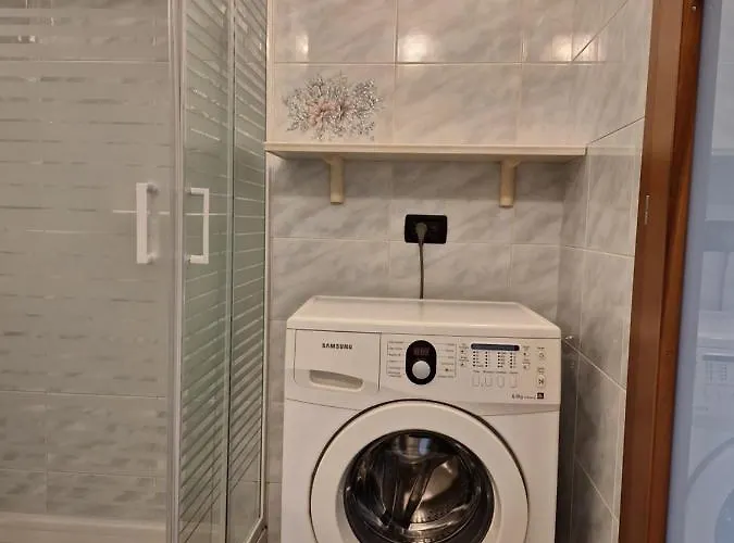 Cozy With Parking & Wi -fi * 마리나디라벤나