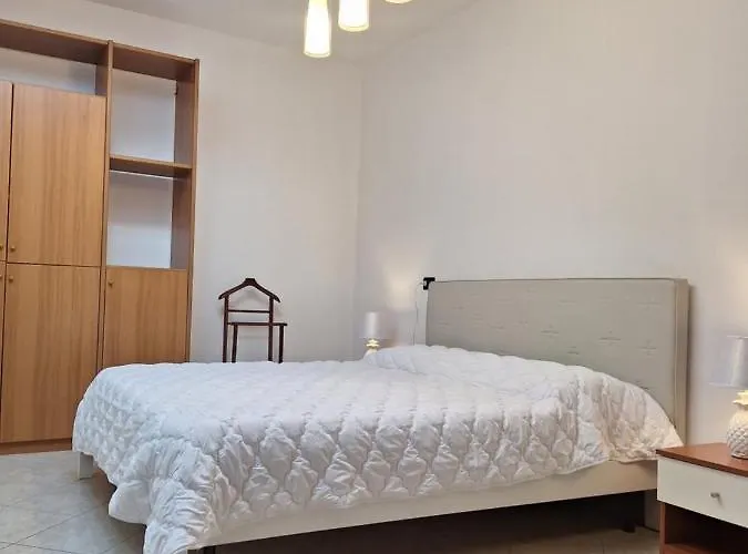 아파트 Cozy With Parking & Wi -fi