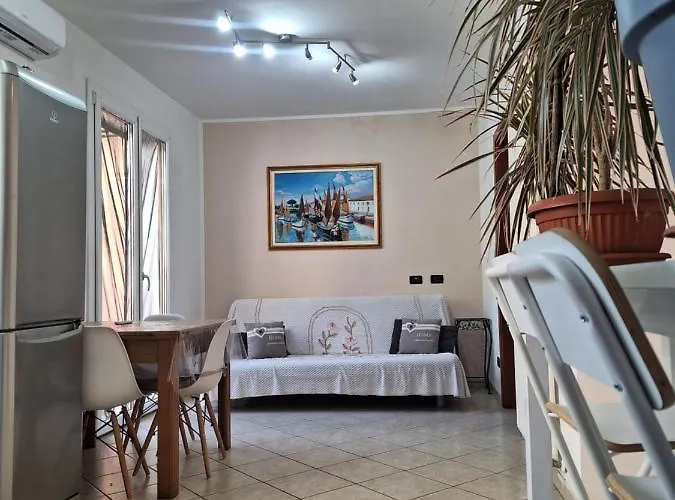 Cozy With Parking & Wi -fi Apartment *